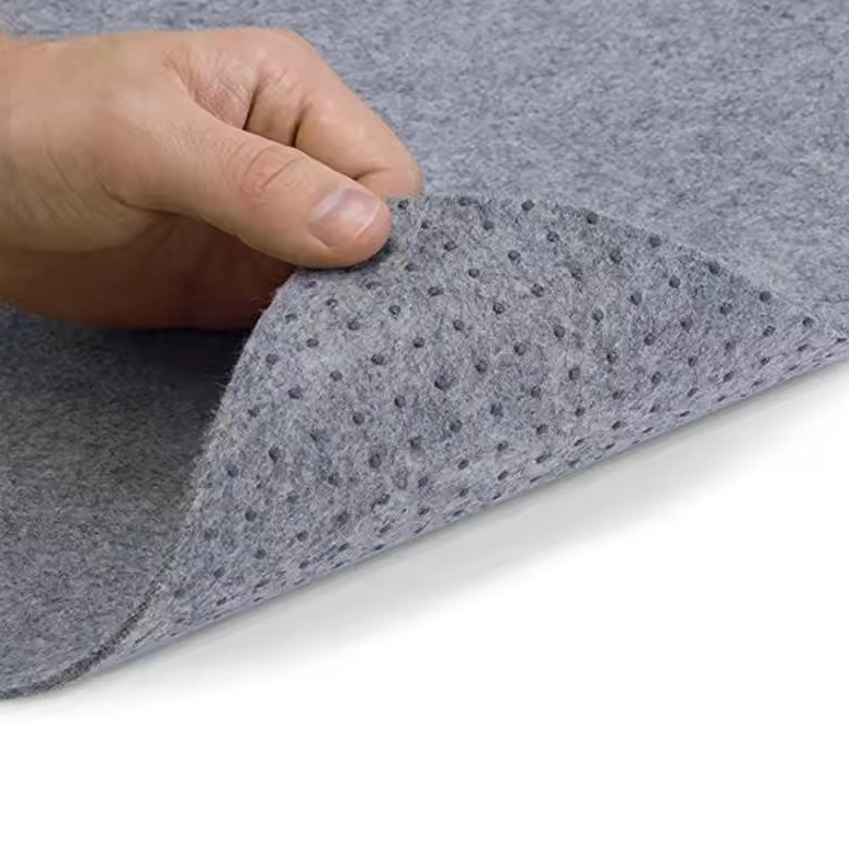 Puis-je poser un revêtement de sol stratifié sur une sous-couche de moquette ?