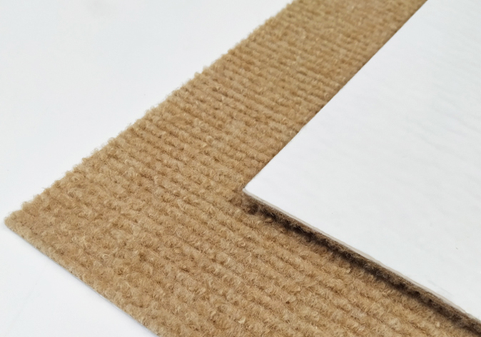 tapis de compagnie à dos