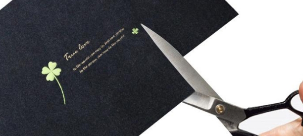 Paillassons brodés coupés au hasard