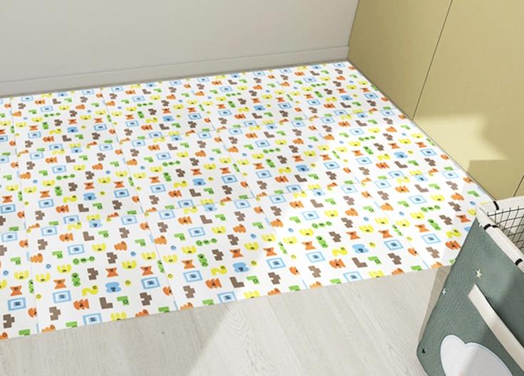 Épissage de l'image d'affichage du tapis pour enfants