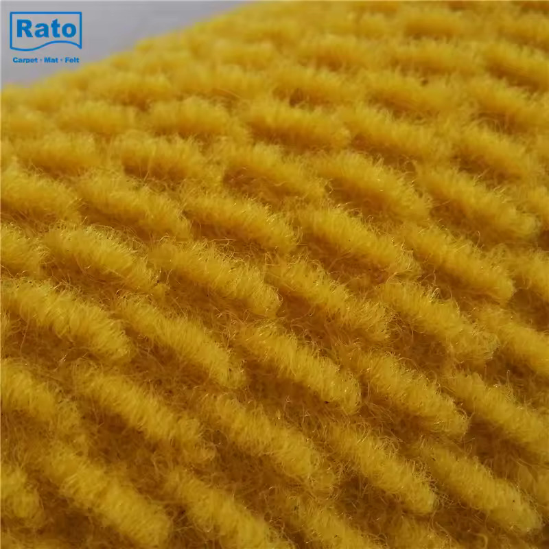 Envers TPR sur un tapis moderne